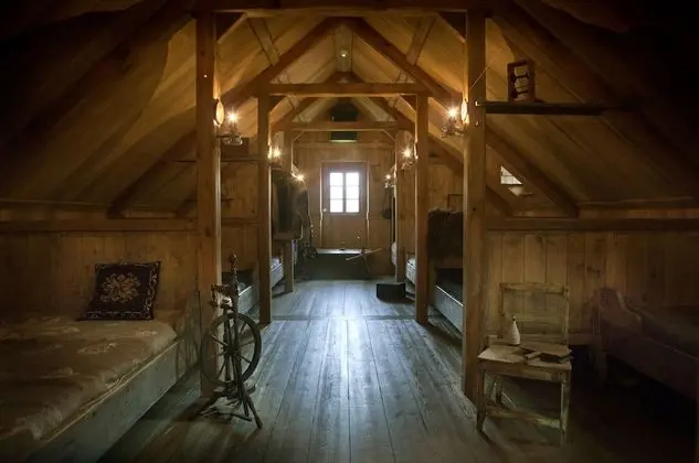 Traditional Ortak Ranzalı Oda, 1 Büyük (Queen) Boy Yatak