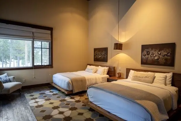 Deluxe Wilderness Suite 2