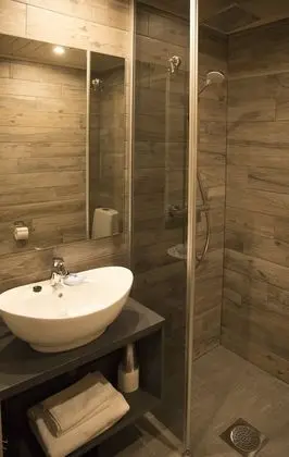 Aurora Cabin