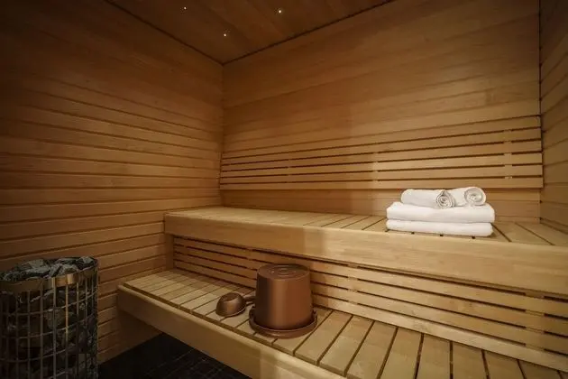 Superior Oda, Sauna
