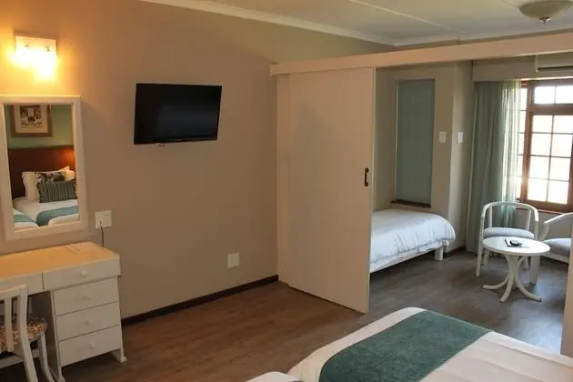 Deluxe Family Quad Twin Room