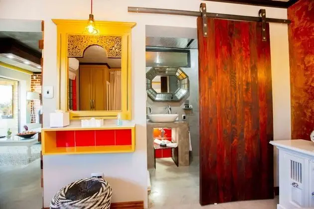Design Süit, 1 Büyük (Queen) Boy Yatak, Kısmi Deniz Manzaralı
