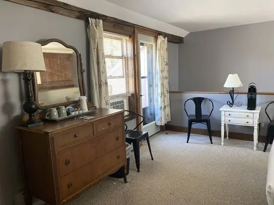 Queen with a twin bed