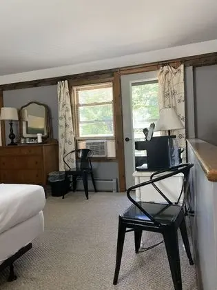 Queen with a twin bed