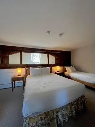Queen with a twin bed