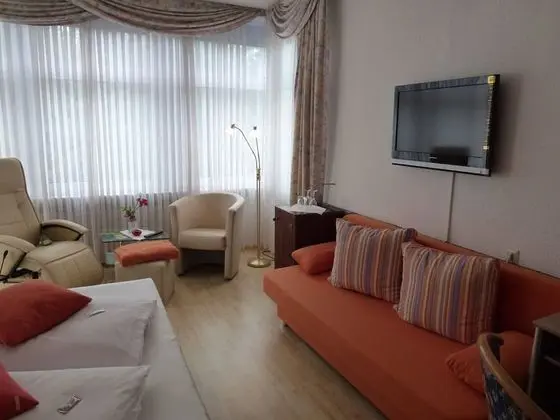 Comfort Tek Büyük Yataklı Oda