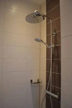 Üç Kişilik Oda
