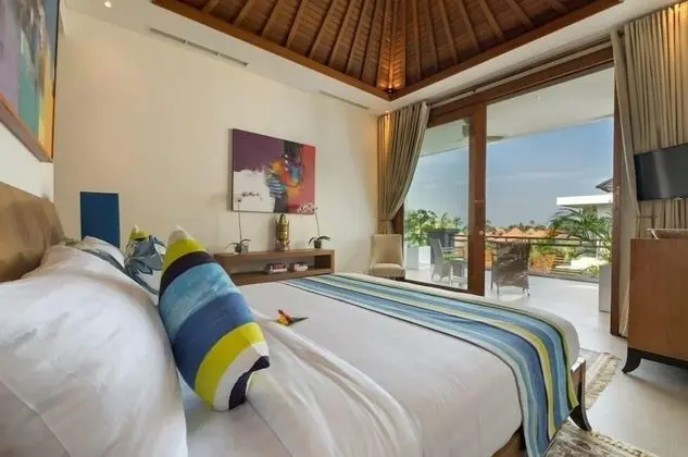 Deluxe Villa, 5 Yatak Odası, Sigara İçilmez, Havuz Manzaralı