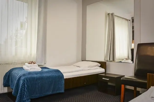 Üç Kişilik Oda