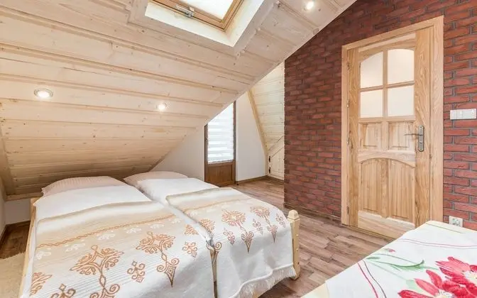 Tek Büyük Yataklı Oda (Attic)