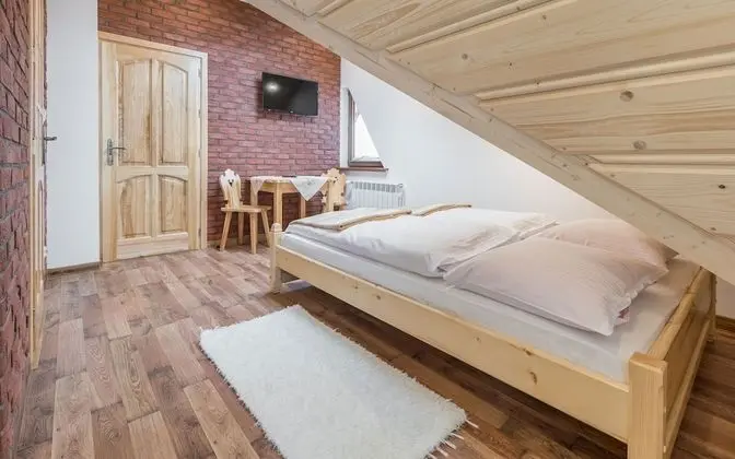 Tek Büyük Yataklı Oda (Attic)
