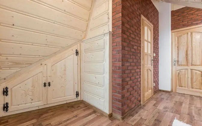 Tek Büyük Yataklı Oda (Attic)