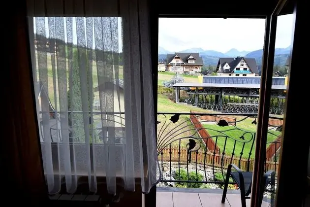 Tek Büyük Yataklı Oda, Balkon, Dağ Manzaralı (3)
