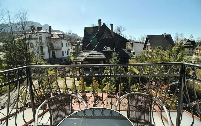 Büyük Yataklı Tek Kişilik Oda, Balkon