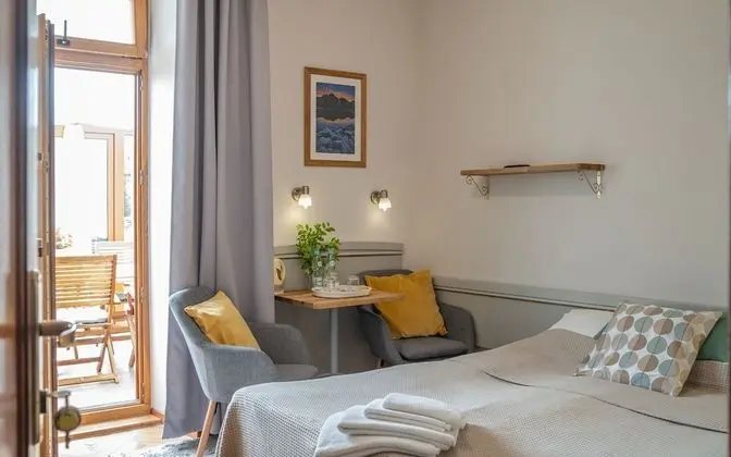 Tek Büyük veya İki Ayrı Yataklı Oda, Balkon