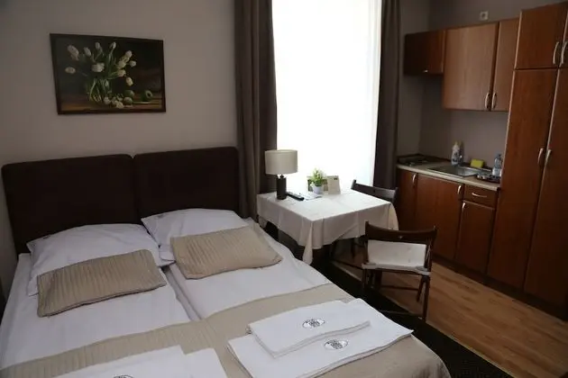 Üç Kişilik Oda