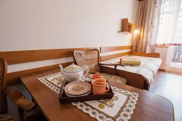 Dört Kişilik Oda, Birden Çok Yatak, Sigara İçilmez (2)