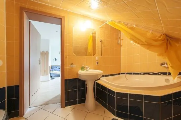 Tek Büyük Yataklı Oda (3)