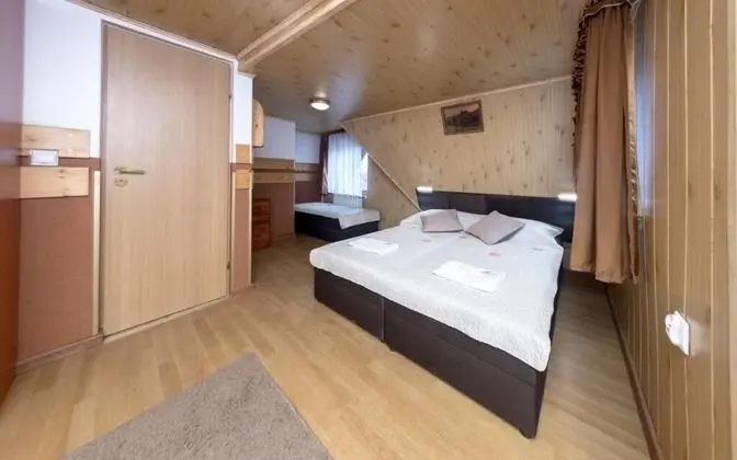 Üç Kişilik Oda (3)