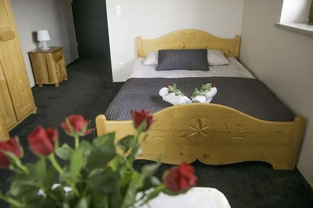 Basic Üç Kişilik Oda, Birden Çok Yatak, Sigara İçilmez