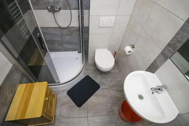 Basic Üç Kişilik Oda, Birden Çok Yatak, Sigara İçilmez