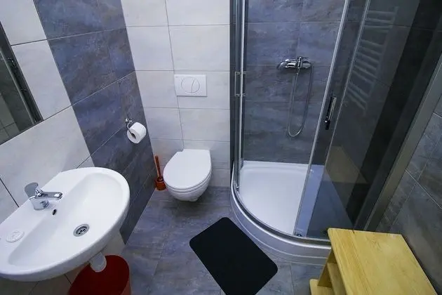 Basic Üç Kişilik Oda, Birden Çok Yatak, Sigara İçilmez