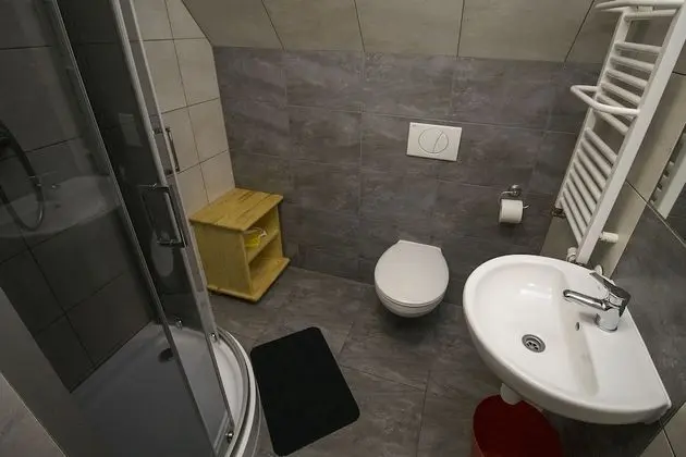 Basic Üç Kişilik Oda, Birden Çok Yatak, Sigara İçilmez