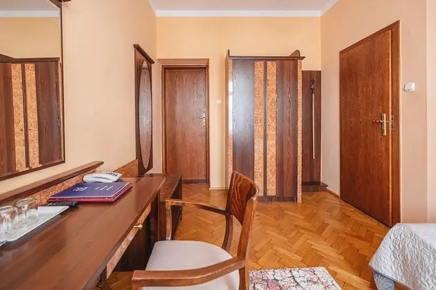 Tek Büyük Yataklı Oda