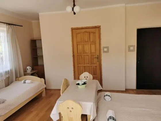 Dört Kişilik Oda (2)