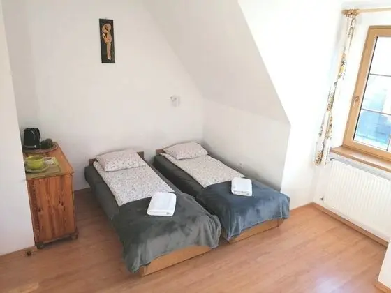 Basic Tek Büyük veya İki Ayrı Yataklı Oda (External Bathroom)