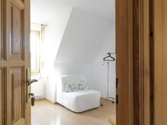 Basic Tek Büyük veya İki Ayrı Yataklı Oda (External Bathroom)