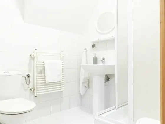 Basic Tek Büyük veya İki Ayrı Yataklı Oda, Özel Banyo (Balcony)