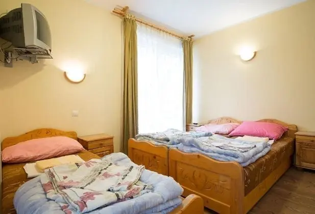 Üç Kişilik Oda, Teras (2)