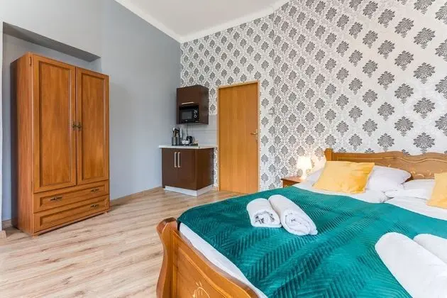 Classic Üç Kişilik Oda (private bathroom next to the room)