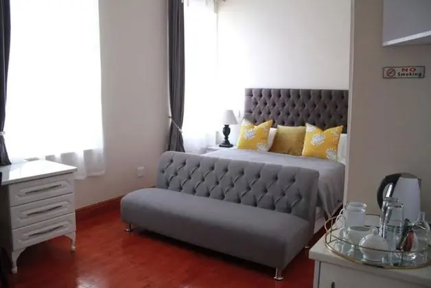 Deluxe Room (3)