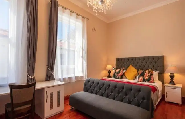 Deluxe Room (3)