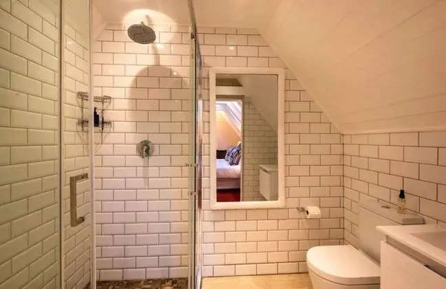 Deluxe Room (3)