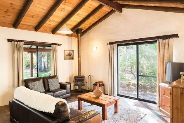 Premium Kır Evi, 1 En Büyük (King) Boy Yatak, Jakuzi (Settlers Cottage)