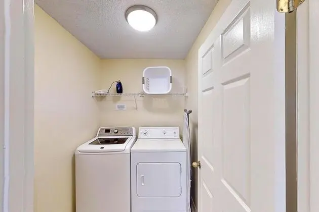 Ev