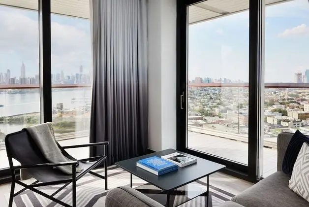 Süit, Balkon, Köşe (Gotham, Warparound Balcony)