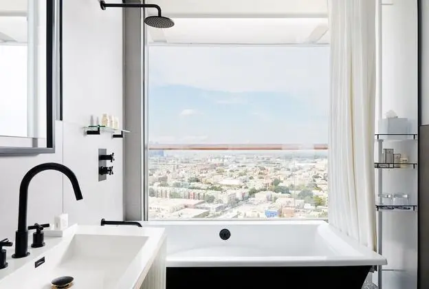 Süit, Balkon, Köşe (Gotham, Warparound Balcony)