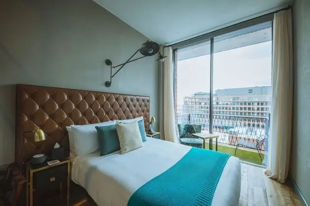 Premier Oda, 1 En Büyük (King) Boy Yatak, Balkon, Şehir Manzaralı