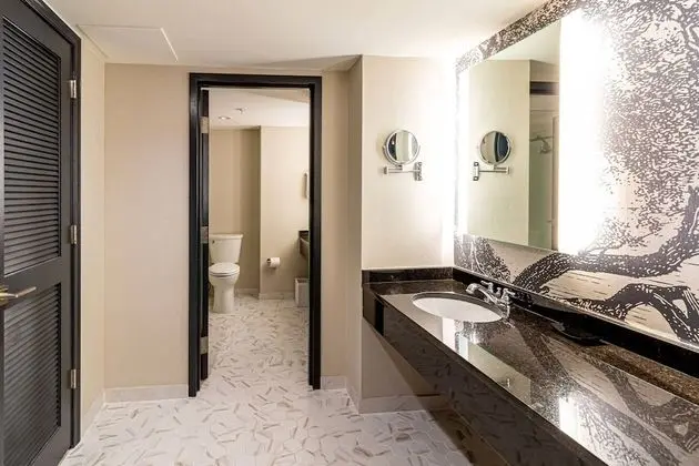 Premium Oda, 1 En Büyük (King) Boy Yatak ve Çekyat, Balkon