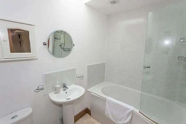 Kır Evi, 3 Yatak Odası, Sıcak Su Havuzu, Bahçe Manzaralı