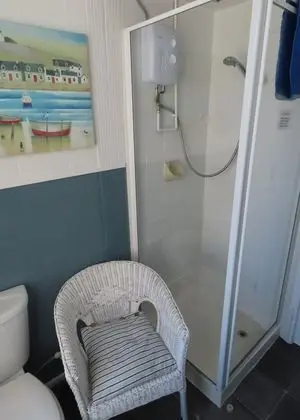 Family Room (2 Adults + 3 Children)