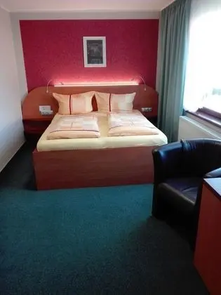 Basic Tek Büyük Yataklı Oda