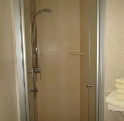 Basic Tek Büyük Yataklı Oda