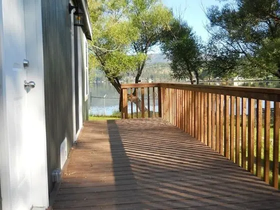 Kır Evi, 1 Büyük (Queen) Boy Yatak, Göl Manzaralı, Göl Kenarı