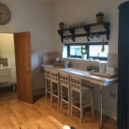 Deluxe Stüdyo (Studio West)