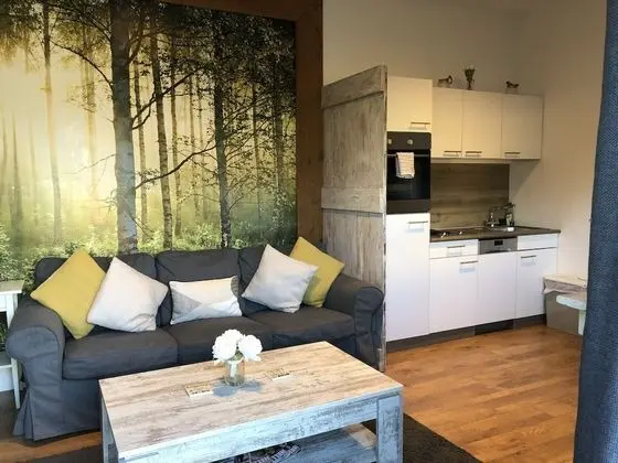 Deluxe Stüdyo (Studio West)